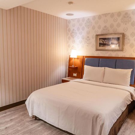 Elegance Hotel Taipei Dış mekan fotoğraf
