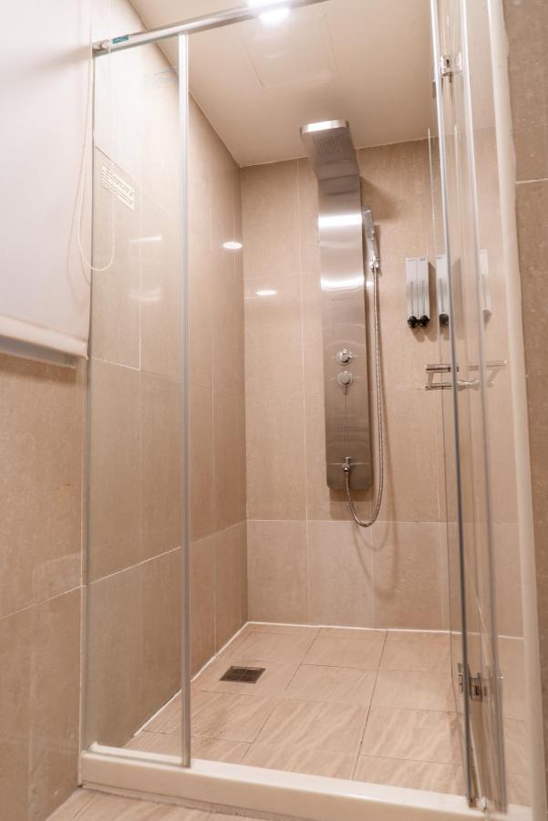 Elegance Hotel Taipei Dış mekan fotoğraf