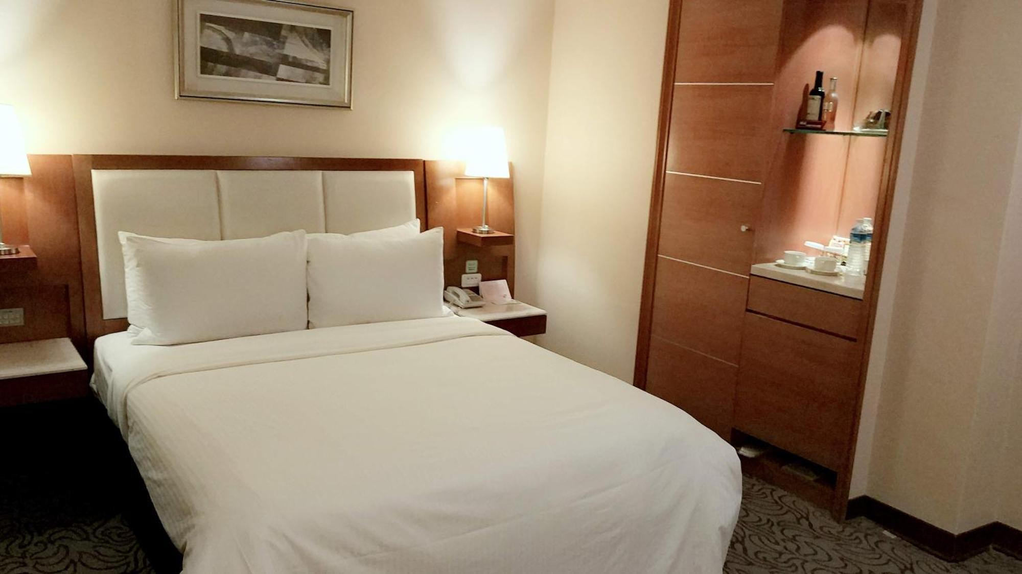 Elegance Hotel Taipei Dış mekan fotoğraf