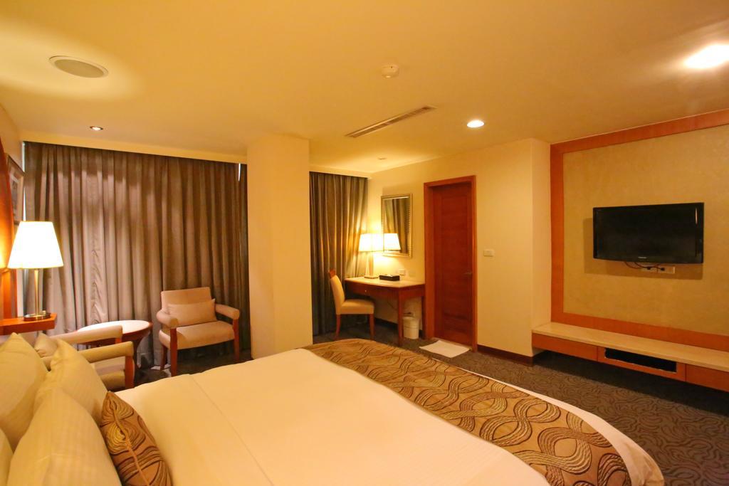 Elegance Hotel Taipei Dış mekan fotoğraf