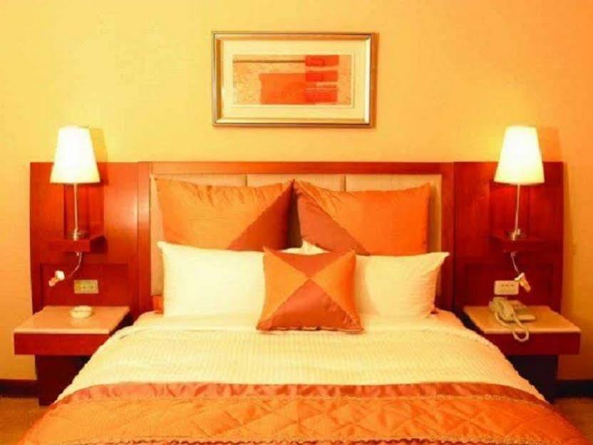 Elegance Hotel Taipei Dış mekan fotoğraf