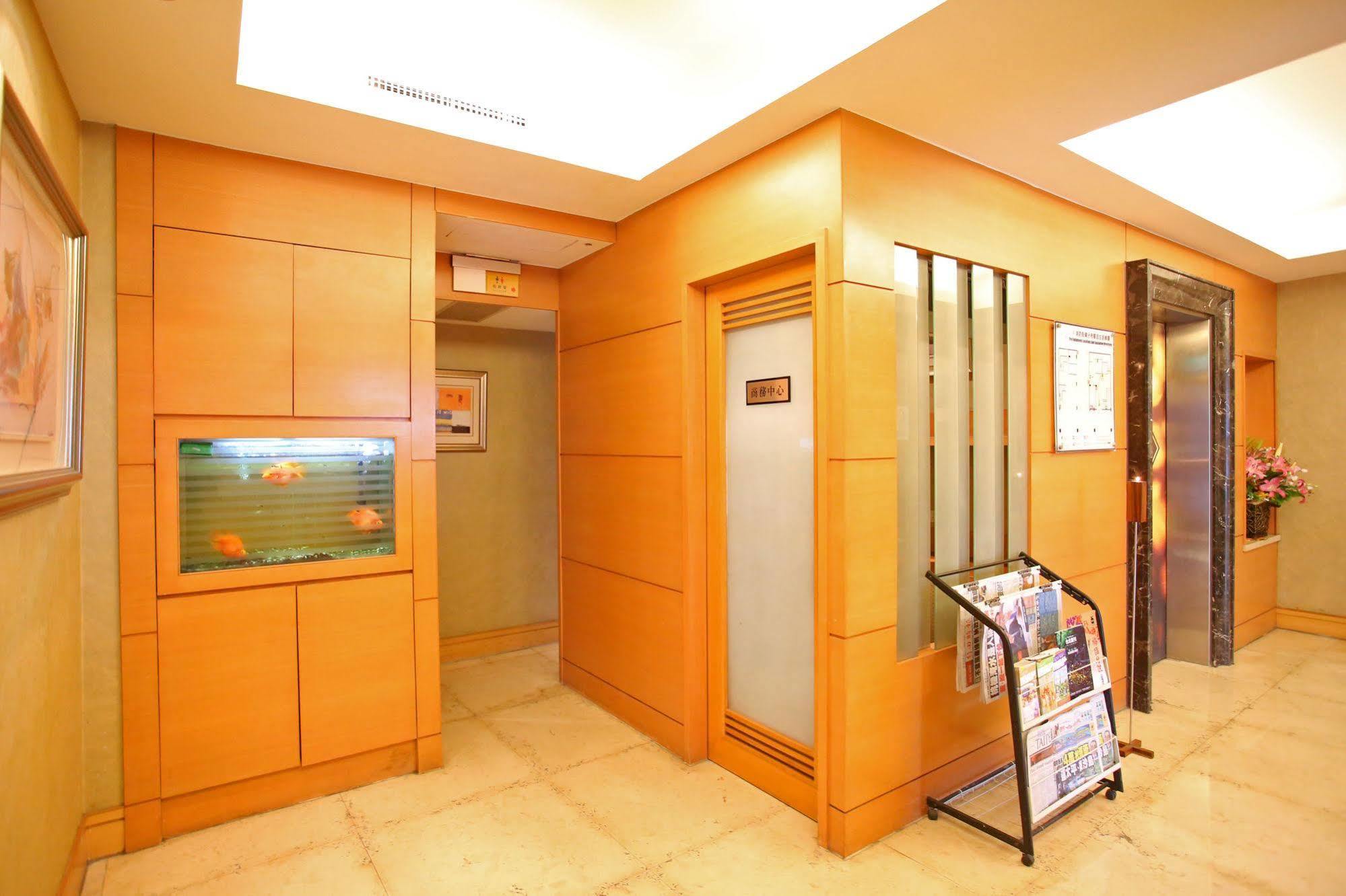 Elegance Hotel Taipei Dış mekan fotoğraf