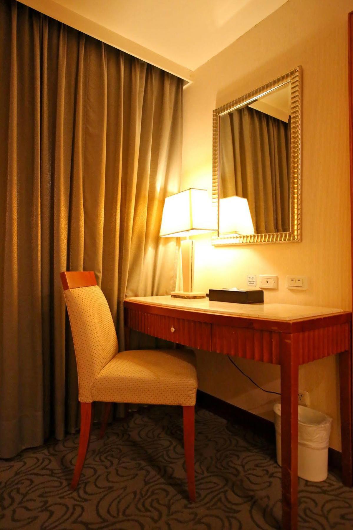 Elegance Hotel Taipei Dış mekan fotoğraf