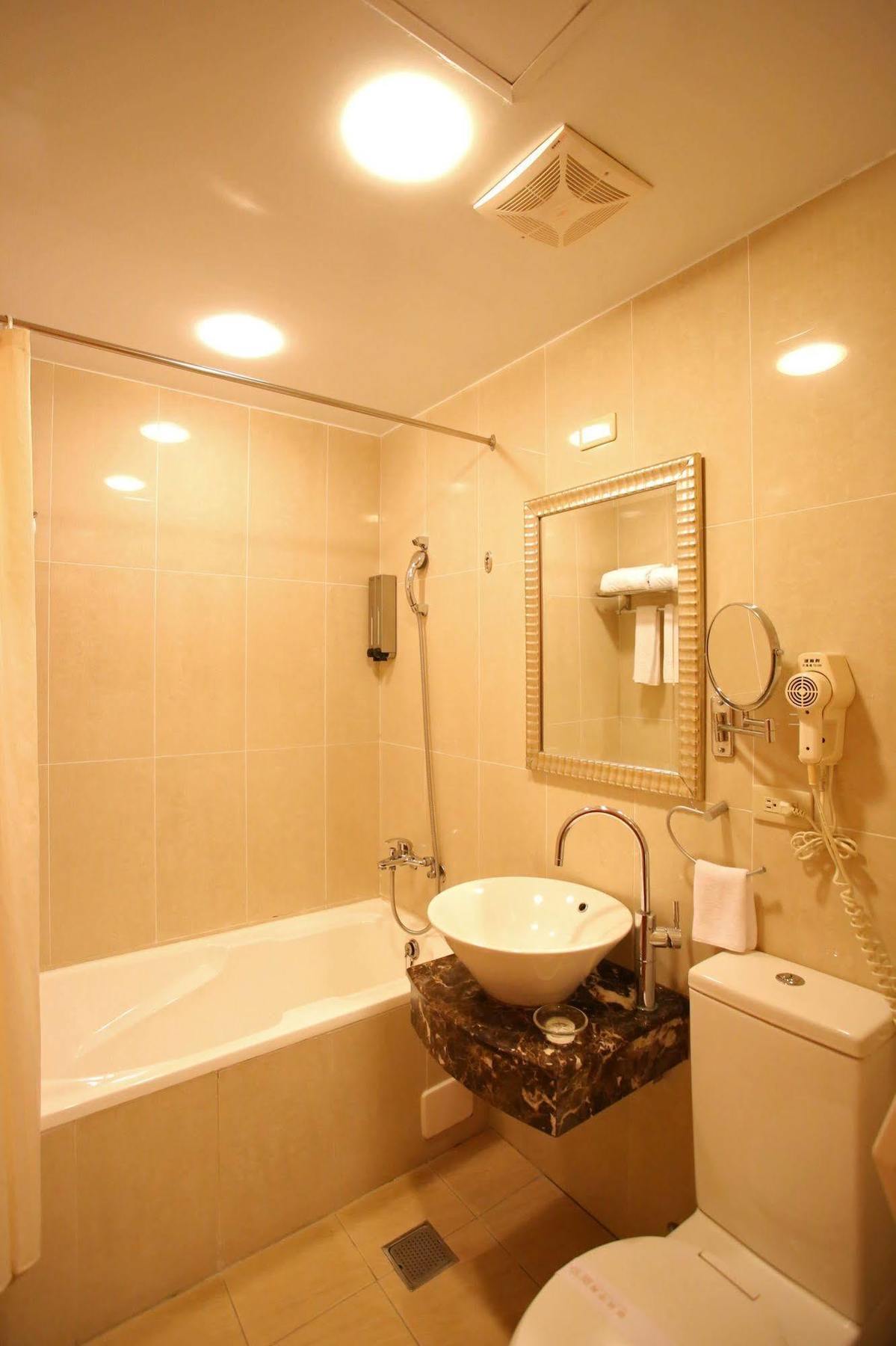 Elegance Hotel Taipei Dış mekan fotoğraf